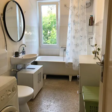 Cozy Overlooking The City Walls Apartamento